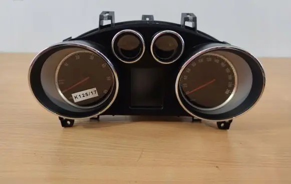 Opel Mokka Speedometer (instrument cluster) 654663731