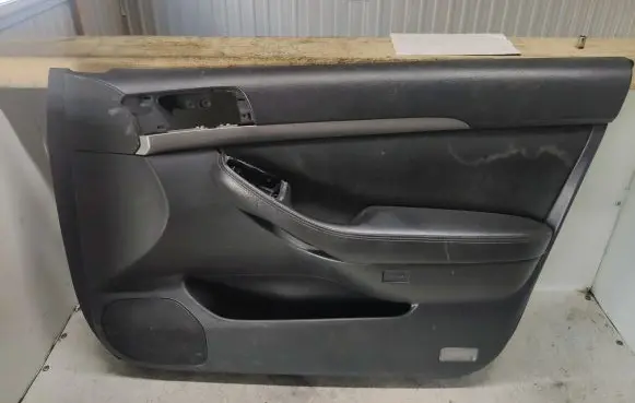 Toyota Avensis T250 Front door card panel trim
