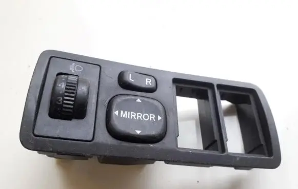 Toyota Avensis T220 Wing mirror switch 183574