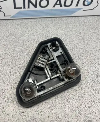 BMW 5 E39 Tail light bulb cover holder 8371326