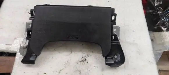 Knee airbag
