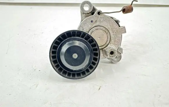 KIA Ceed Generator/alternator belt tensioner 252812A200