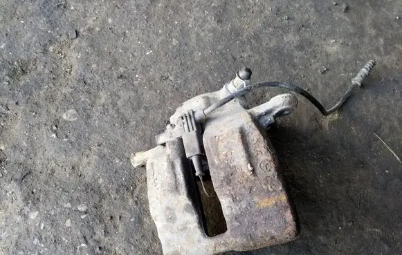 Mercedes-Benz C AMG W203 Front brake caliper