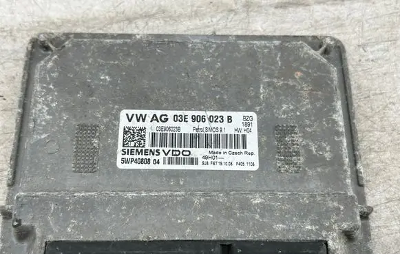 Volkswagen Polo V 6R Engine control unit/module 03E906023B 5WP4080804