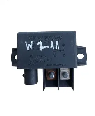 Mercedes-Benz ML W163 Charging relay A0025426419 0332002167