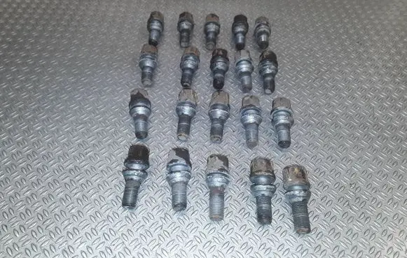 Citroen C5 Nuts/bolts 
