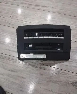 Mercedes-Benz S W221 CD/DVD changer A2219003800