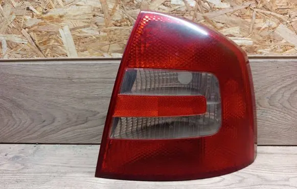 Skoda Octavia Mk2 (1Z) Rear/tail lights 1Z5945096A 1Z5945112A