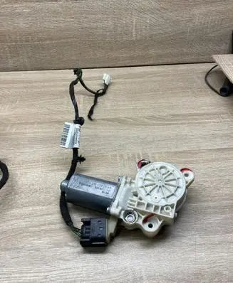 Mercedes-Benz CLS C219 Rear door window regulator motor A2198200642 A2195408005 RIGHTSIDE