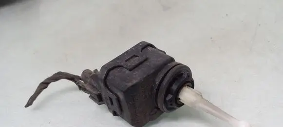 Volvo S40, V40 Headlight level adjustment motor 00787831