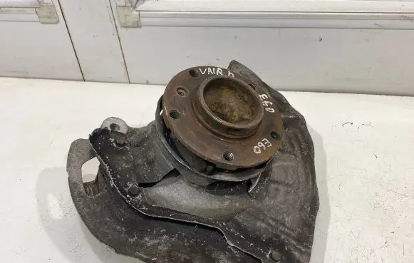 BMW 5 E60 E61 Front wheel hub 6760953