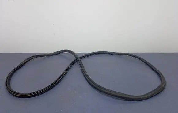 Skoda Fabia Mk2 (5J) Trunk rubber seal (body) 