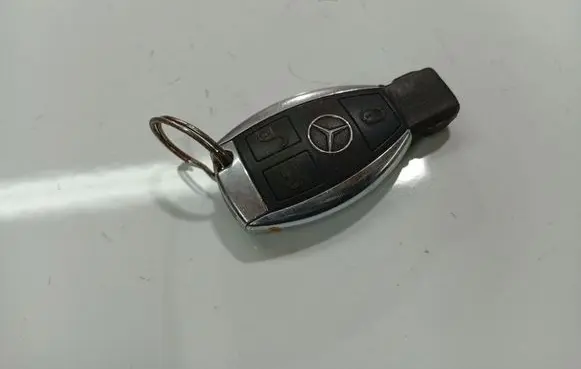 Mercedes-Benz C W203 Ignition key/card 