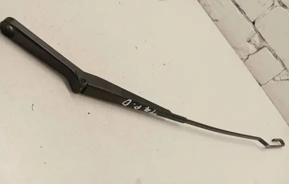 Volkswagen Transporter - Caravelle T4 Front wiper blade arm 701955410A