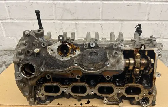 Mercedes-Benz CLA C118 X118 Engine head A2820104502 A2820100101 A2821410042
