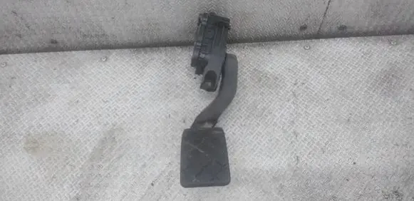 Audi A6 S6 C5 4B Accelerator throttle pedal 8D1721523