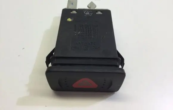 Volkswagen Bora Hazard light switch 1J0953235J