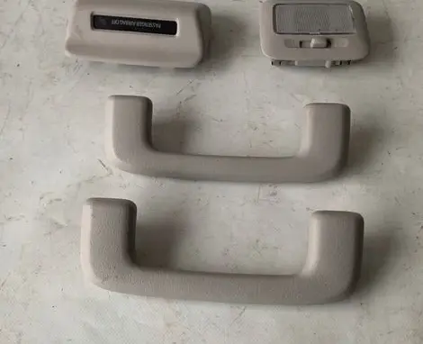 Mitsubishi Space Star A set of handles for the ceiling 