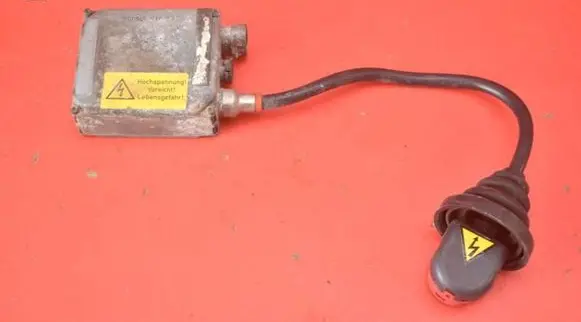 Opel Omega B2 Voltage converter/converter module 