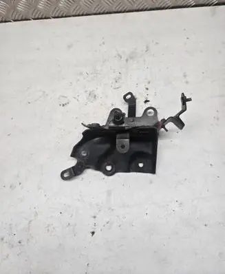 Toyota RAV 4 (XA40) ABS pump bracket