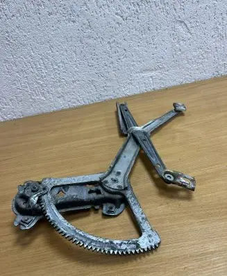 Mercedes-Benz E W124 Rear door window regulator with motor D6021