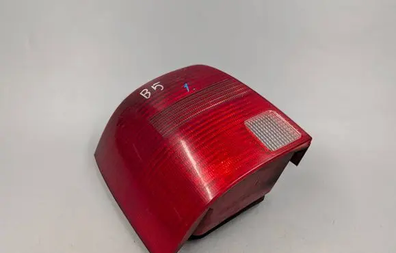 Volkswagen PASSAT B5 Rear/tail lights 3B9945111F