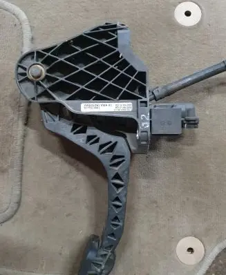 Volkswagen PASSAT B6 Clutch pedal 3C1721059L 21002352523