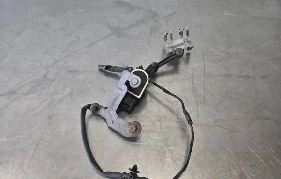 Mercedes-Benz GLC C253 Air suspension front height level sensor A2139052002 A0009053704