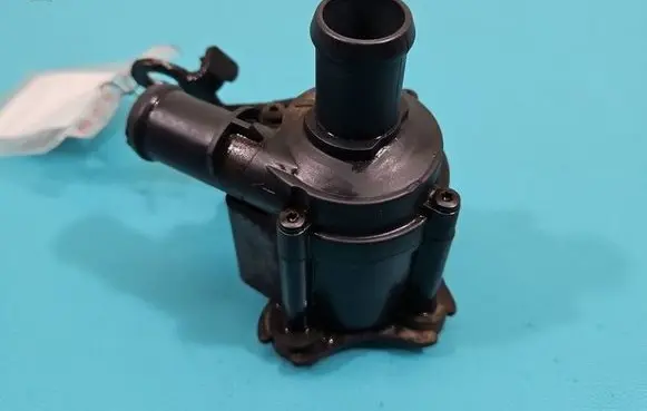 Seat Leon (5F) Electric auxiliary coolant/water pump 704071710 IMPRK1518528