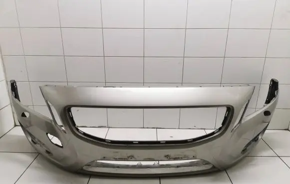 Volvo V60 Front bumper 31290811