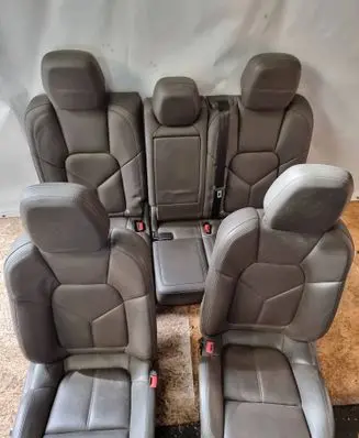 Porsche Cayenne (9PA) Seat set 