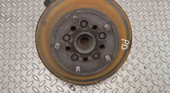 Front wheel hub