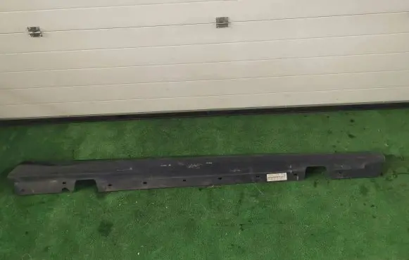 BMW 3 E90 E91 Foot area side trim 