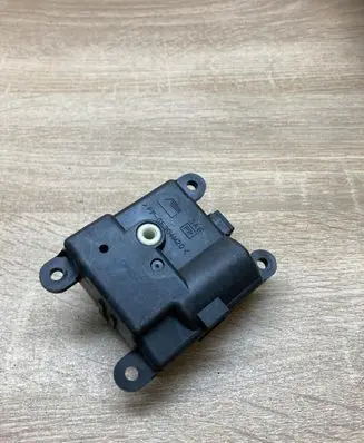Nissan Qashqai Air flap motor/actuator 3K01030840