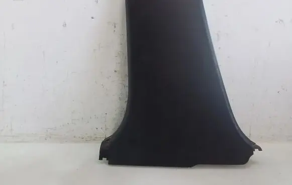 Toyota Yaris (B) pillar trim (bottom)