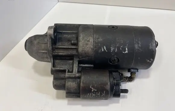 BMW 5 E39 Starter motor 8632015581 0892246570 2246570
