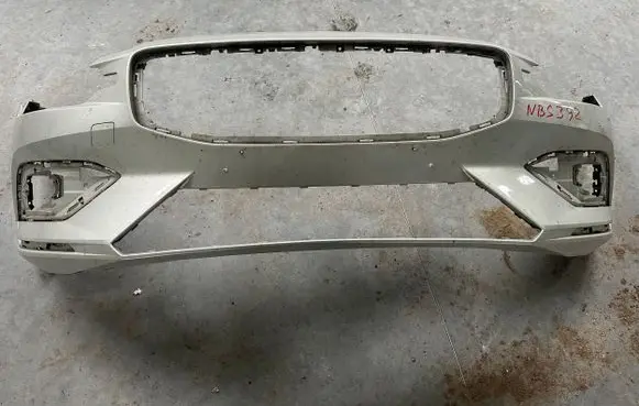 Volvo V60 Front bumper 31690589