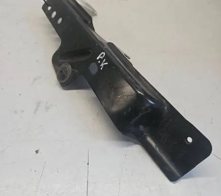 Audi Q7 4L Fender mounting bracket 4L0805697