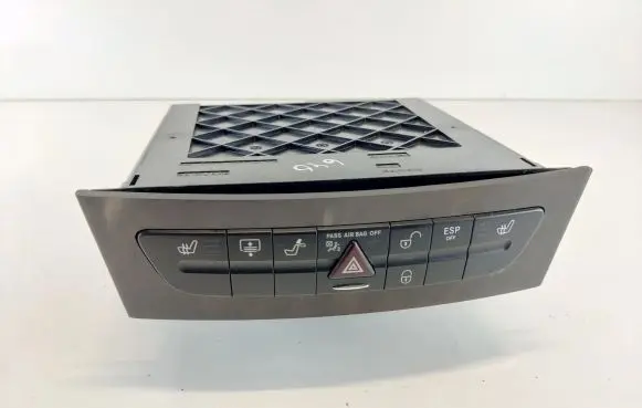 Mercedes-Benz CLS C219 CD/DVD changer A2116800552