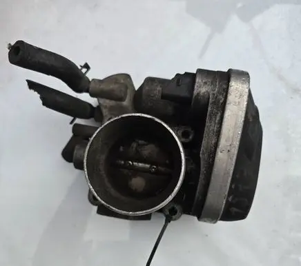 Volkswagen New Beetle Throttle body valve 06A133062N