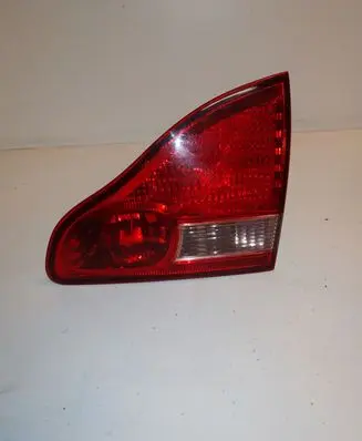 Toyota Avensis Verso Tailgate rear/tail lights