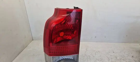 Volvo V70 Rear/tail lights 30643332 30643334
