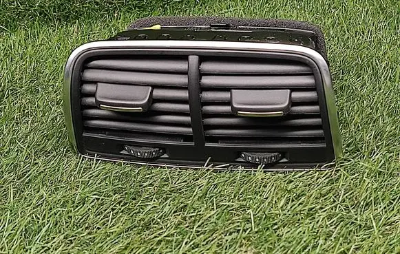 Audi A6 C7 Rear air vent grill 4G0819203