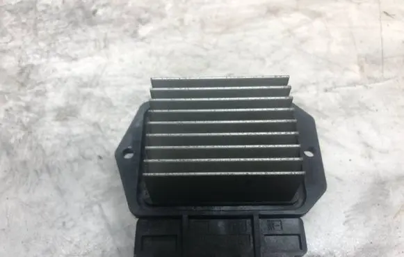 Heater blower motor/fan resistor