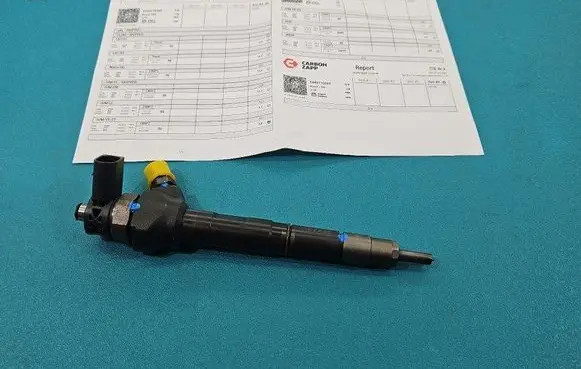 Volkswagen PASSAT B7 Fuel injector 0445110369 IMPRK1502280