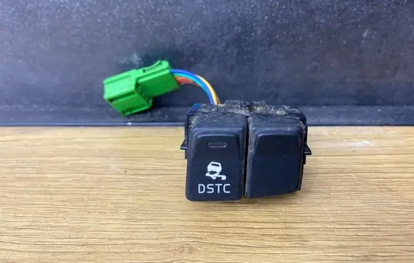 Volvo V50 ESP (stability program) switch 8691530 19206 05W41T