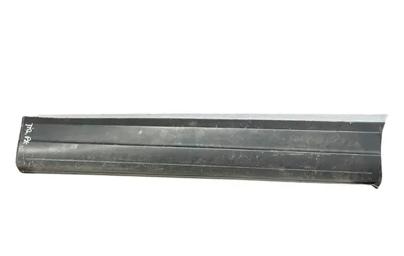 Volkswagen Tiguan Front door trim (molding) 5N0854939D