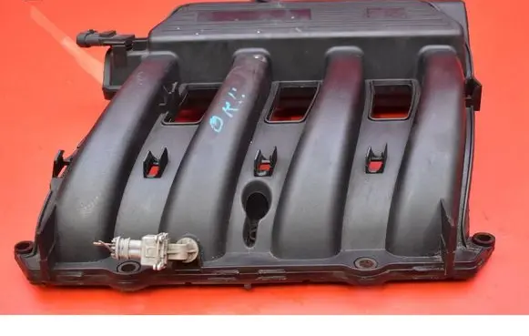 Dacia Duster Intake manifold 8200022251A