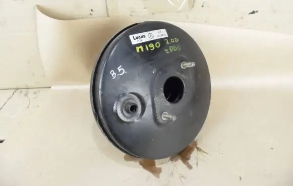 Mercedes-Benz 190 W201 Brake booster 4308230 D15B