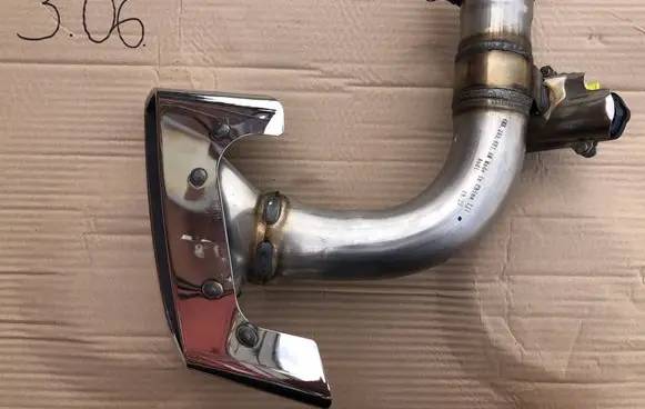 Lamborghini Urus Rear muffler/silencer tail pipe 4MN253681AM